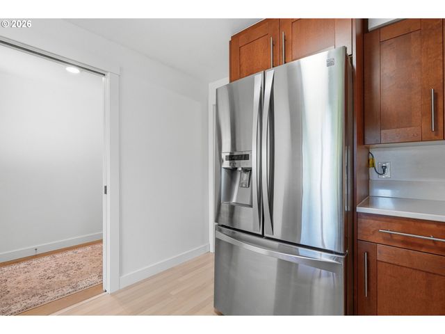 242 GREENRIDGE Dr, Lake Oswego, OR 97035
