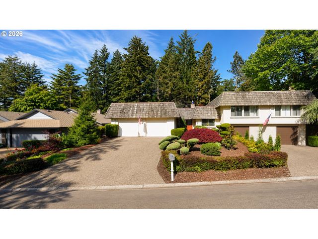 242 GREENRIDGE Dr, Lake Oswego, OR 97035