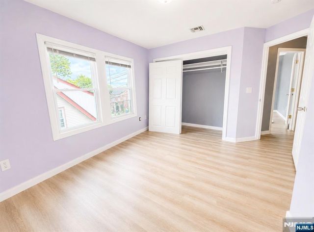 1086 18th Avenue, Newark, NJ 07106