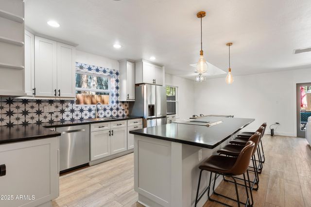 530 N CHARLES Road, Flagstaff, AZ 86001