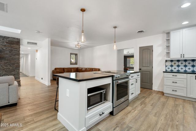 530 N CHARLES Road, Flagstaff, AZ 86001