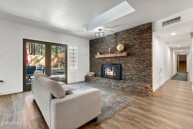 530 N CHARLES Road, Flagstaff, AZ 86001