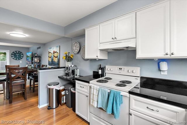 16092 W 11 Mile Road, Southfield, MI 48076
