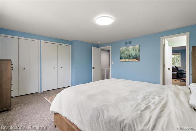 16092 W 11 Mile Road, Southfield, MI 48076