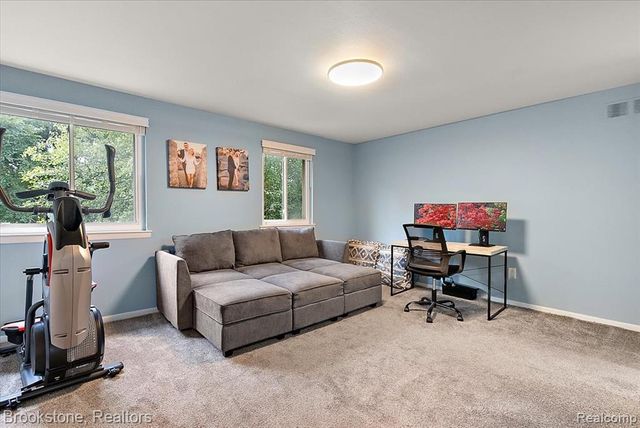 16092 W 11 Mile Road, Southfield, MI 48076