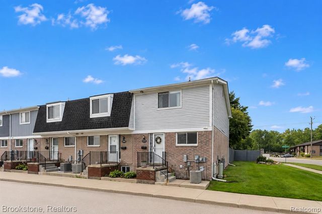 16092 W 11 Mile Road, Southfield, MI 48076