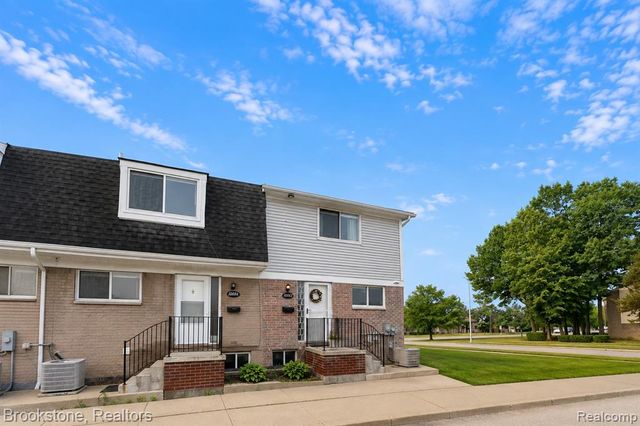 16092 W 11 Mile Road, Southfield, MI 48076