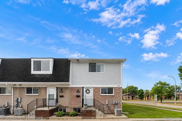 16092 W 11 Mile Road, Southfield, MI 48076