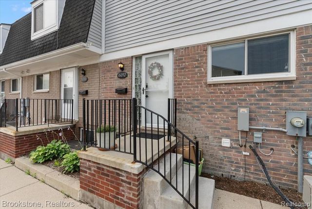 16092 W 11 Mile Road, Southfield, MI 48076