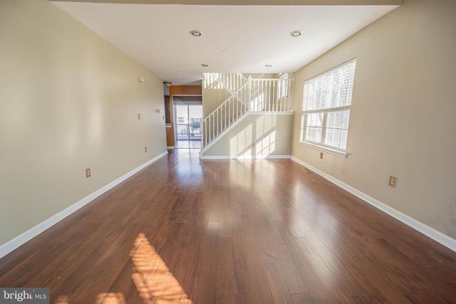 19 DRYDEN, Burlington, NJ 08016