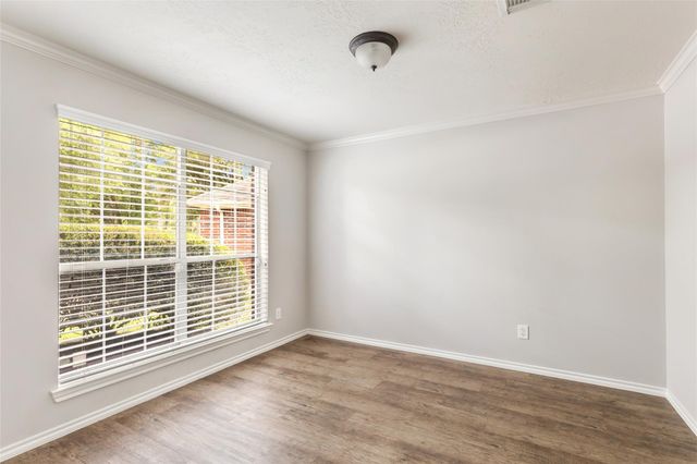 22000 Knights Cove Drive, Kingwood, TX 77339