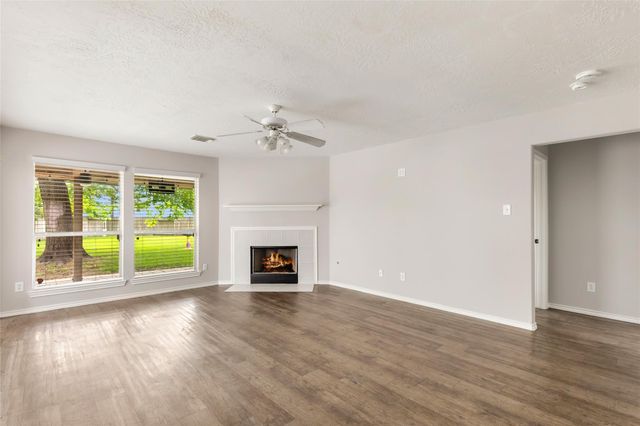 22000 Knights Cove Drive, Kingwood, TX 77339