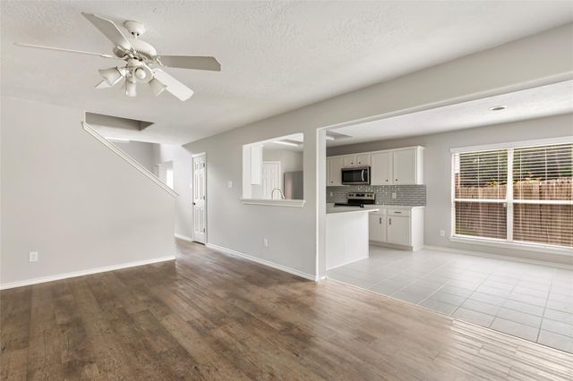 22000 Knights Cove Drive, Kingwood, TX 77339