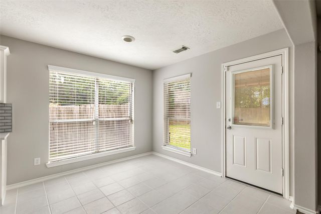 22000 Knights Cove Drive, Kingwood, TX 77339