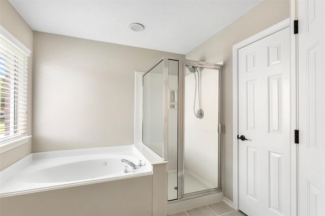 22000 Knights Cove Drive, Kingwood, TX 77339