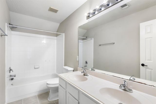 22000 Knights Cove Drive, Kingwood, TX 77339