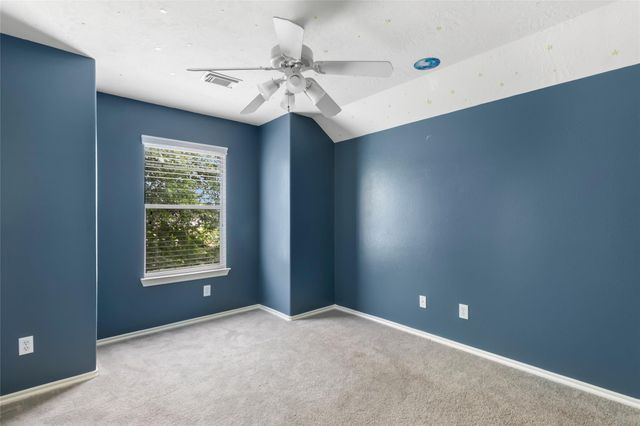 22000 Knights Cove Drive, Kingwood, TX 77339