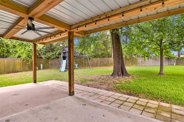 22000 Knights Cove Drive, Kingwood, TX 77339