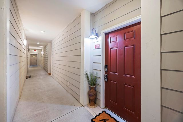 1984 Folly Road B302, Charleston, SC 29412