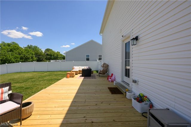 2741 Bishop Oval, Barberton, OH 44203