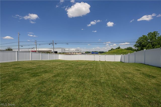 2741 Bishop Oval, Barberton, OH 44203