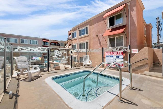 860 Turquoise 132, San Diego, CA 92109