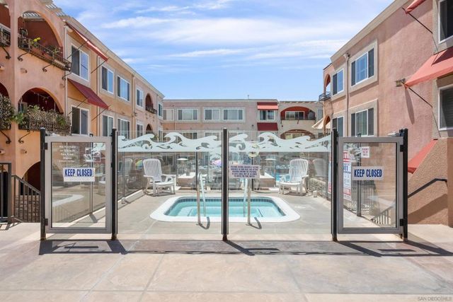 860 Turquoise 132, San Diego, CA 92109