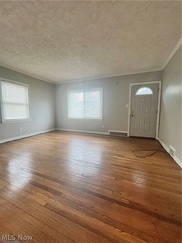 14906 Harvard Avenue, Cleveland, OH 44128