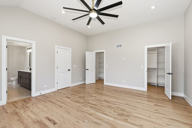 9322 S Trumbull Avenue, Evergreen Park, IL 60805