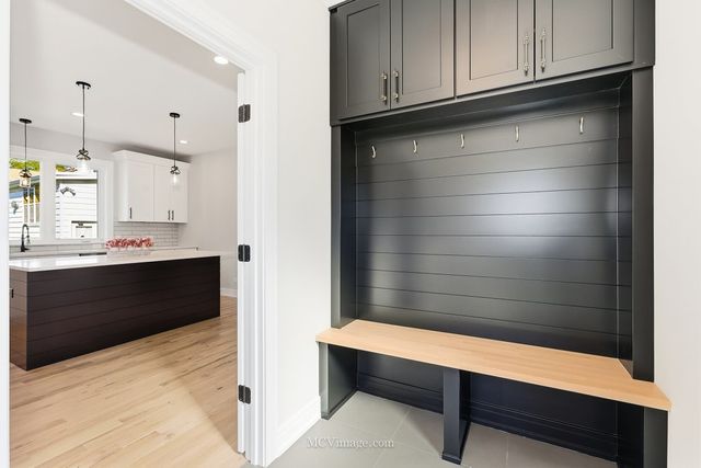 9322 S Trumbull Avenue, Evergreen Park, IL 60805