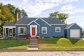 537 W HAYES Street, Davenport, IA 52803