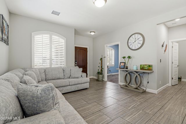 12310 Houghton Springs Drive, Horizon City, TX 79928