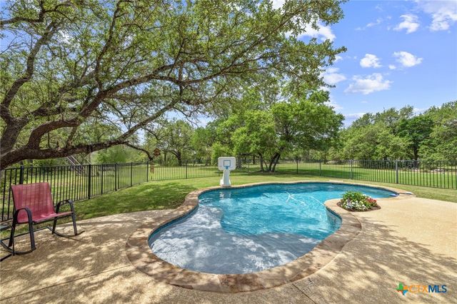 3696 County Road 207, Liberty Hill, TX 78642