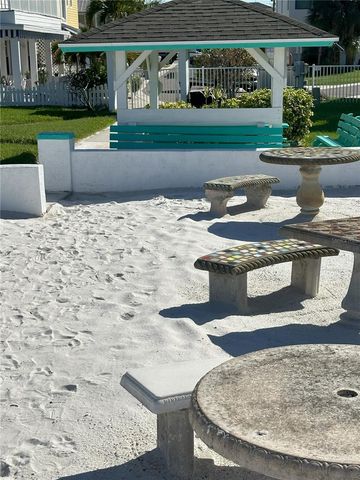 181st AVE W, Redington Shores, FL 33708
