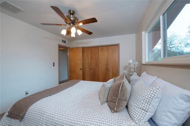 21256 Tollhouse, Clovis, CA 93619