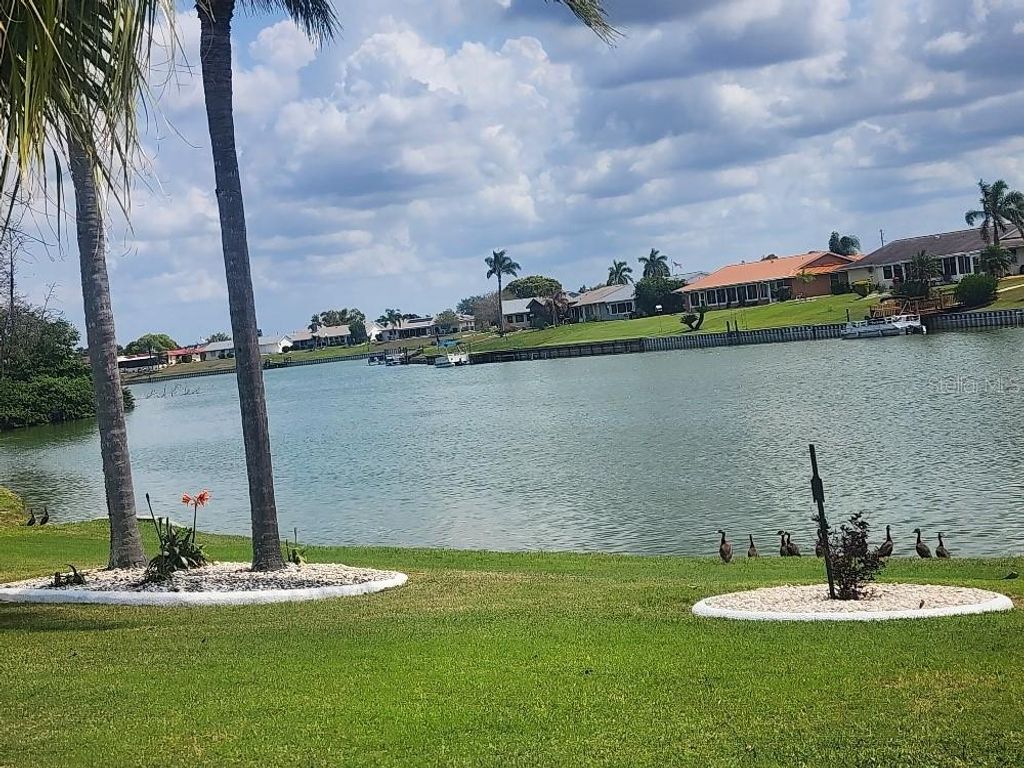 1405 JACOBSON CIRCLE, Sun City Center, FL 33573