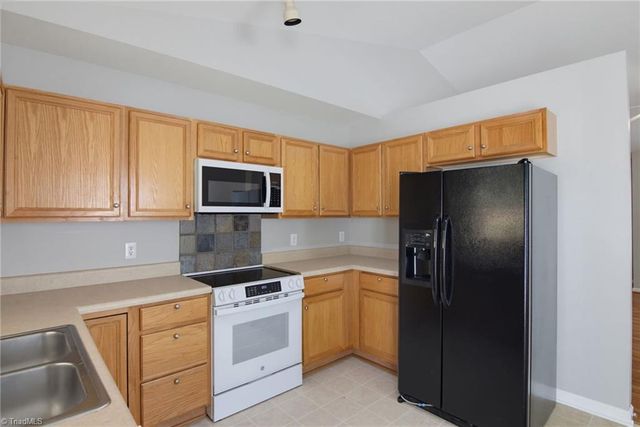 1965 Camden Forest Drive, Winston-salem, NC 27127