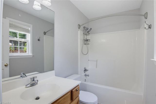 1965 Camden Forest Drive, Winston-salem, NC 27127