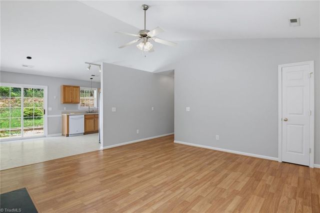 1965 Camden Forest Drive, Winston-salem, NC 27127
