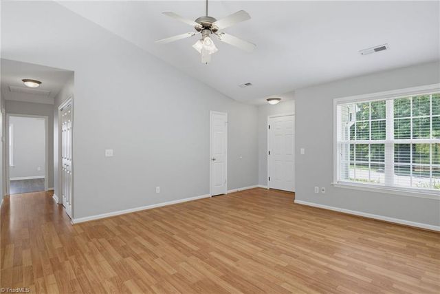 1965 Camden Forest Drive, Winston-salem, NC 27127