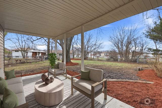 1033 Barrow Court, University Park, IL 60484