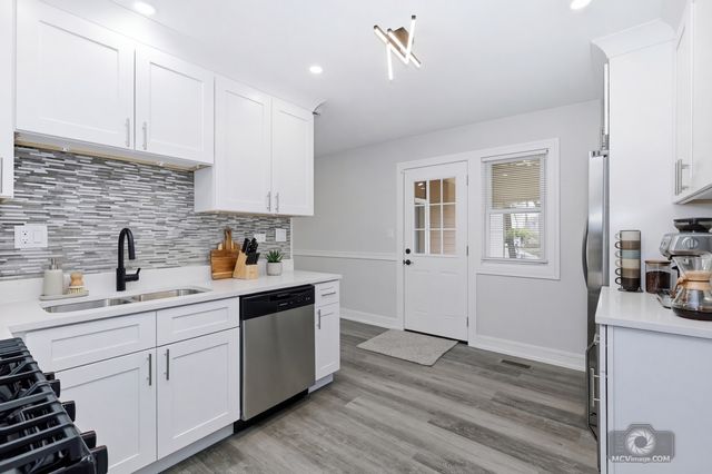 1033 Barrow Court, University Park, IL 60484