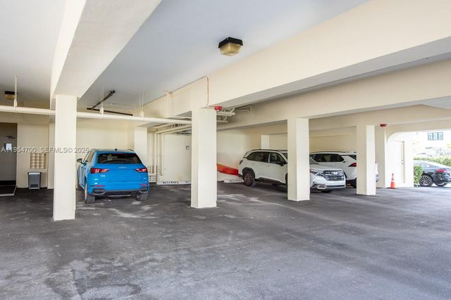 10180 W Bay Harbor Dr 4A, Bay Harbor Islands, FL 33154