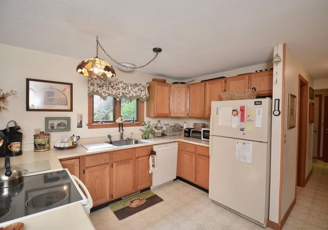 15 Winding Wood Road, Springfield, NH 03284