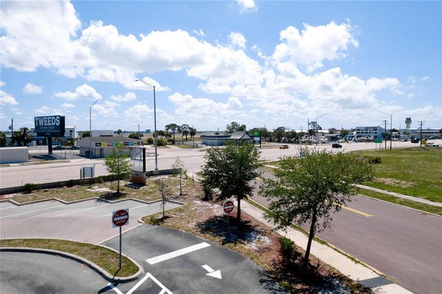 7972 N TAMIAMI TRAIL, Sarasota, FL 34243