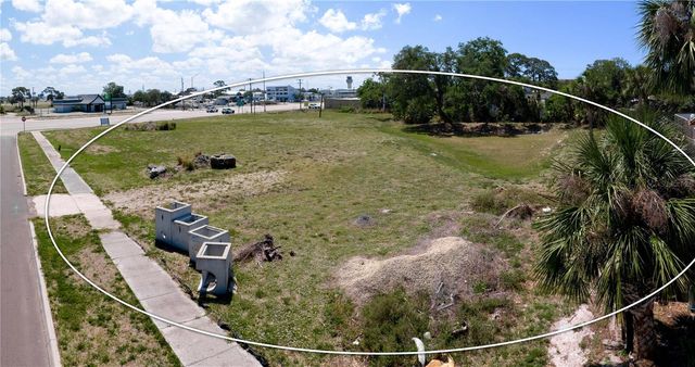 7972 N TAMIAMI TRAIL, Sarasota, FL 34243