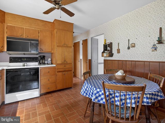 348 S 9TH ST, Quakertown, PA 18951