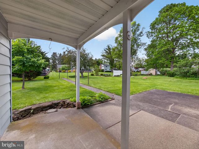 348 S 9TH ST, Quakertown, PA 18951