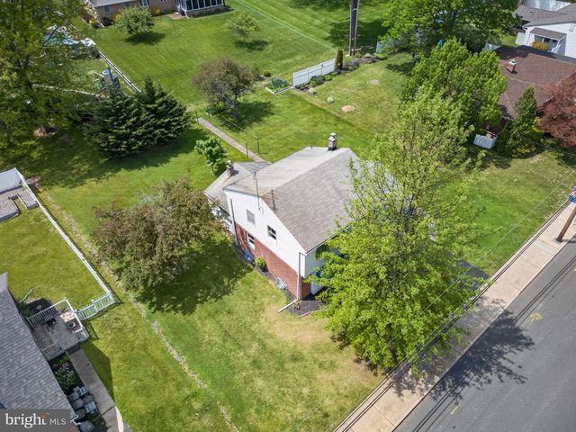 348 S 9TH ST, Quakertown, PA 18951