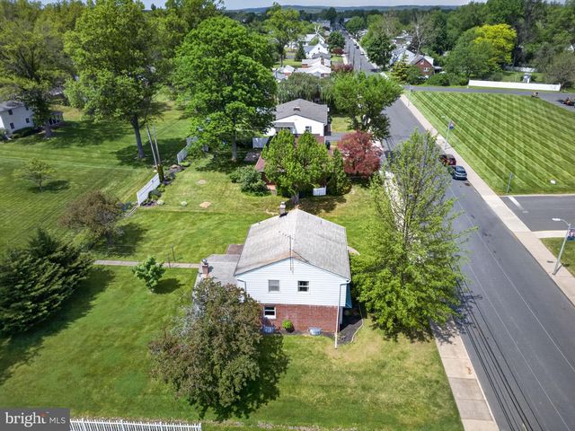 348 S 9TH ST, Quakertown, PA 18951